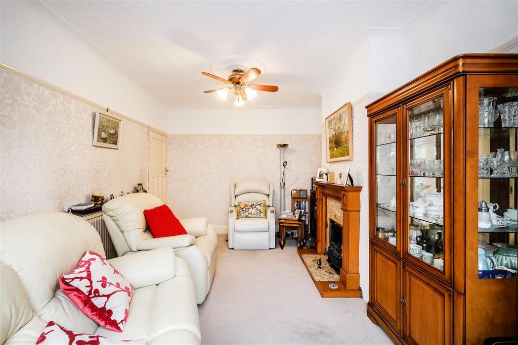 64 Onslow Gardens-7.jpg