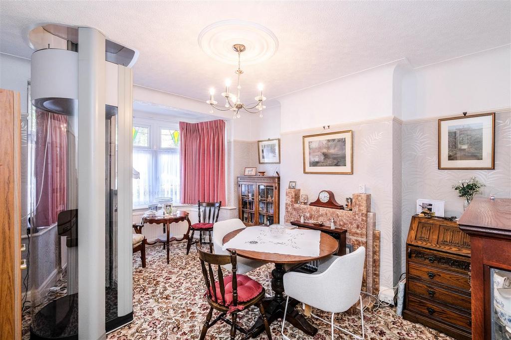 64 Onslow Gardens-2.jpg