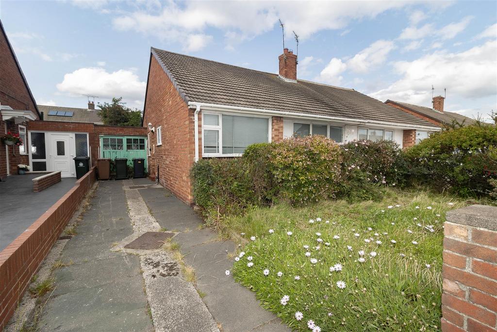 Kirkstone Avenue, North Shields 2 bed semidetached bungalow for sale