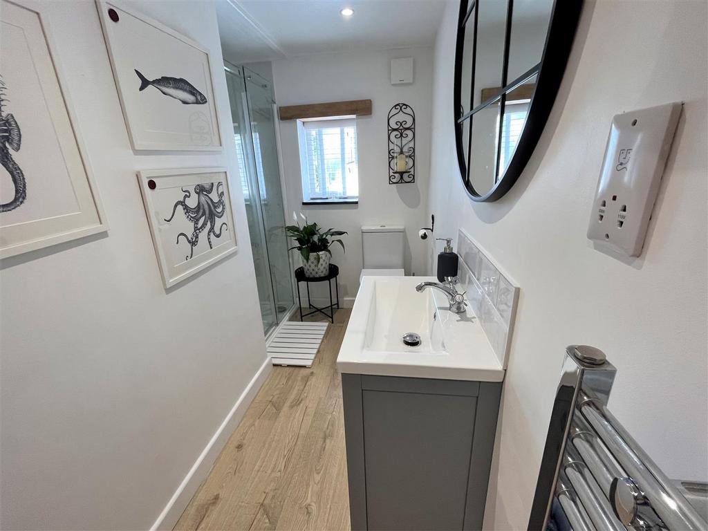 Family shower room.JPG