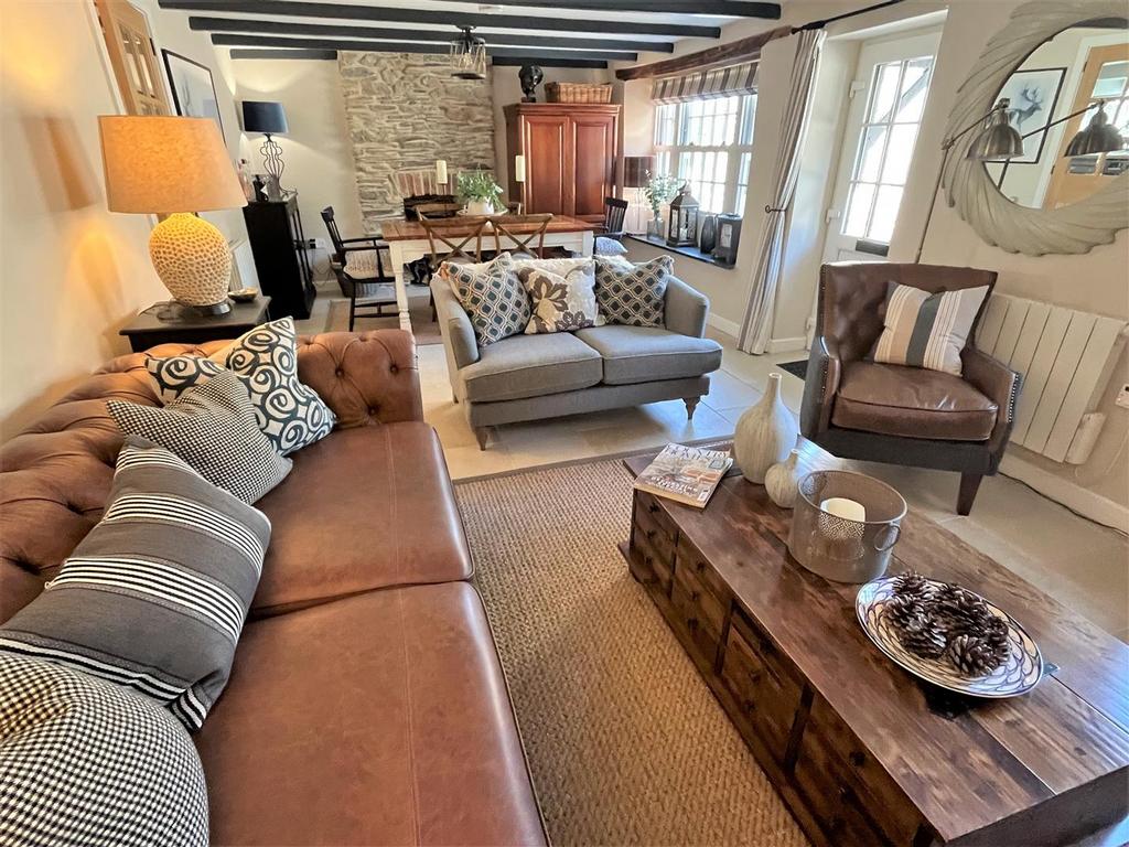 Living space 2.JPG