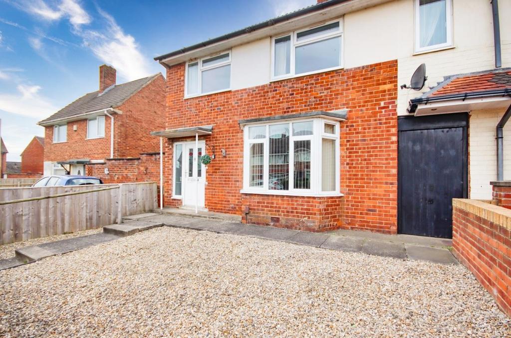 Easington Road, StocktonOnTees, TS19 8ES 3 bed semidetached house