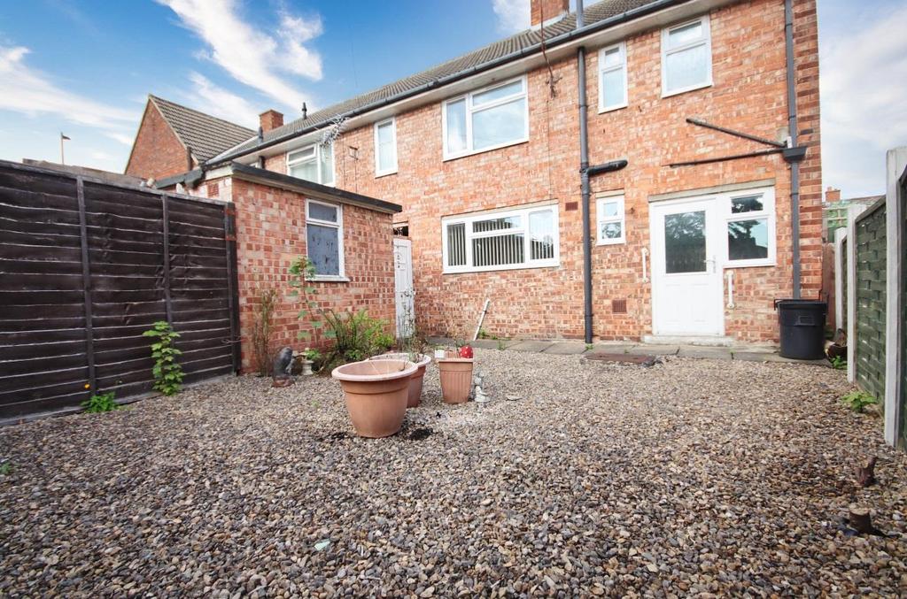 Easington Road, StocktonOnTees, TS19 8ES 3 bed semidetached house