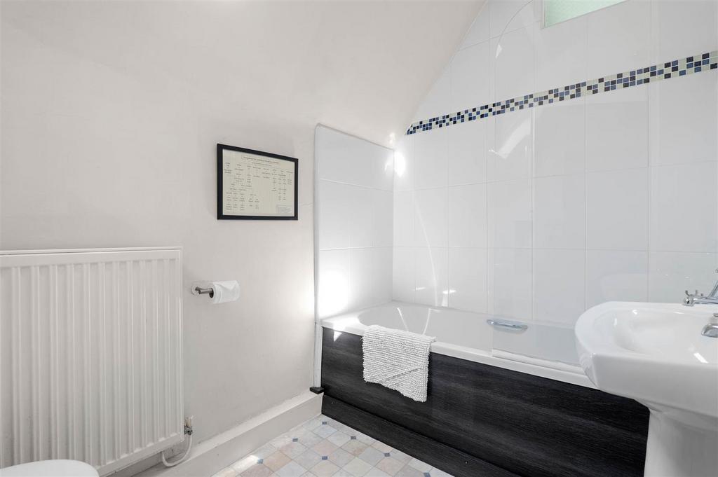Eden Cottage - bathroom.jpg