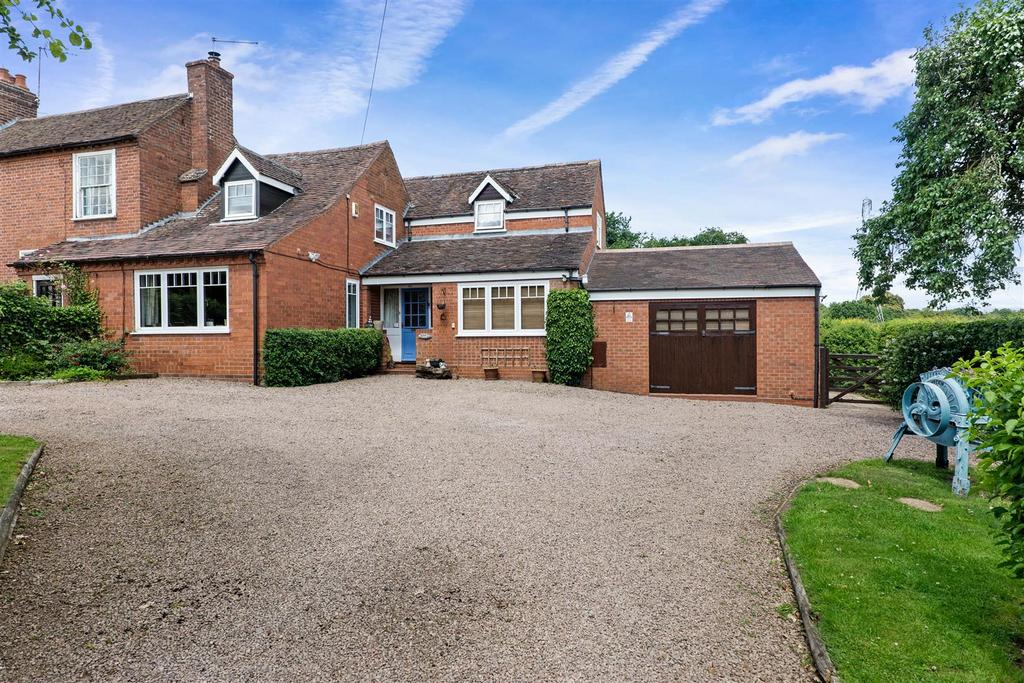 Eden Cottage - driveway.jpg