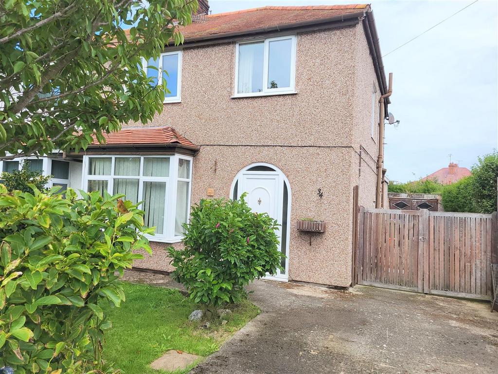 Princes Avenue, Prestatyn 3 bed semidetached house for sale £185,000