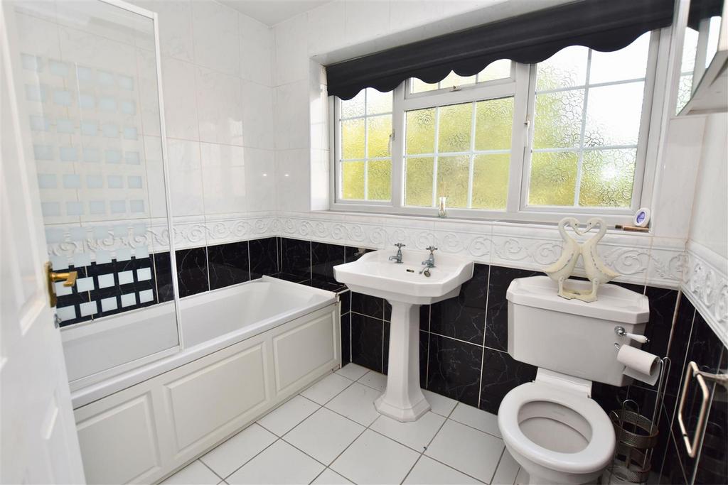 Bathroom (9).jpg