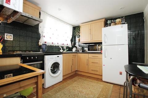 2 bedroom house for sale - Wetherby Road, Enfield