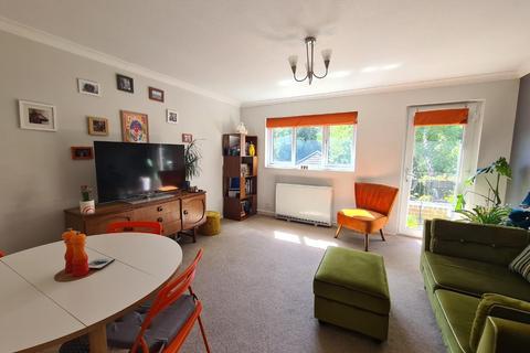 48 Vellum Drive, Carshalton, SM5 2TN