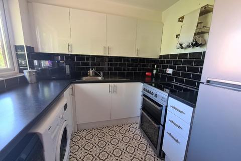 48 Vellum Drive, Carshalton, SM5 2TN