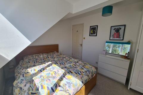 48 Vellum Drive, Carshalton, SM5 2TN