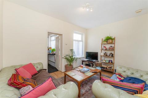 37 Hamilton Road, London, E17 6EH