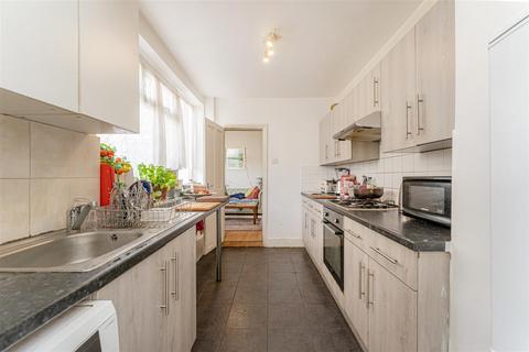 37 Hamilton Road, London, E17 6EH