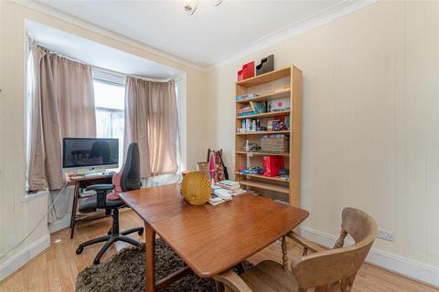 37 Hamilton Road, London, E17 6EH