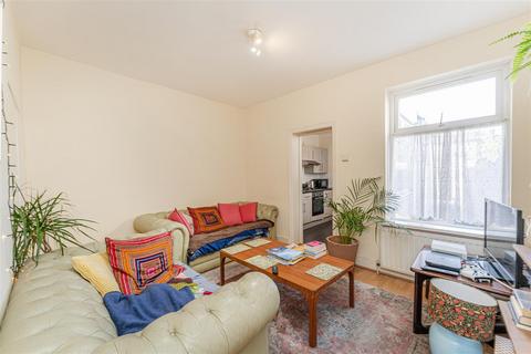37 Hamilton Road, London, E17 6EH