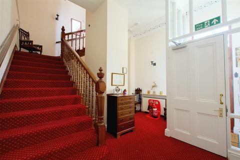 10 The Cedars, Nottingham, NG5 3FP