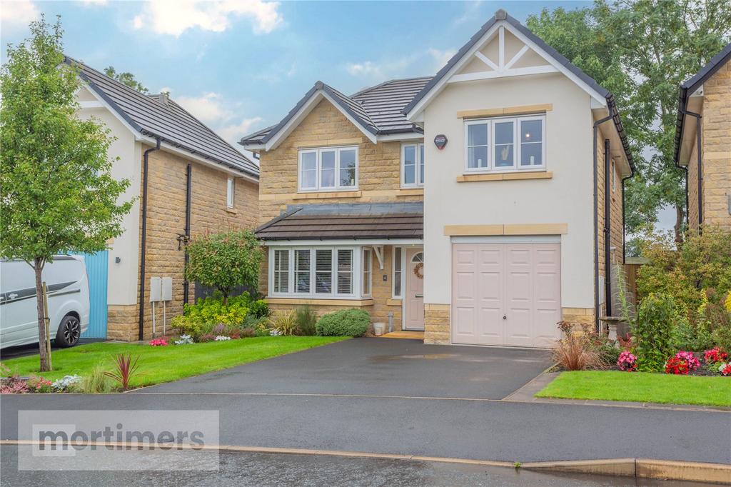 Primula Crescent, Clitheroe, Lancashire, BB7 4 bed detached house for