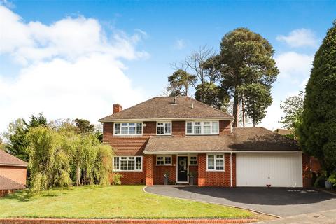 4 bedroom detached house for sale, Chatsworth Heights, Surrey GU15