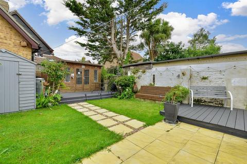 365 Dover Road, Walmer, Deal, CT14 7NZ