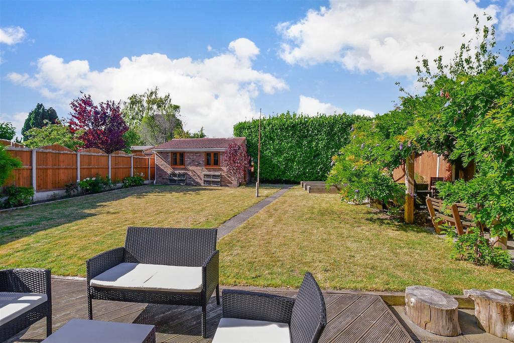 Hollywood Lane, Frindsbury, Rochester, Kent 6 bed detached house for