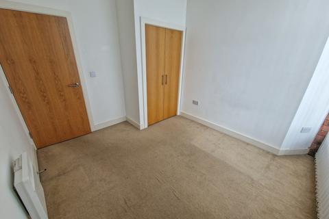 3 bedroom flat to rent, Silk Mill, Dewsbury Road, Elland, West Yorkshire, HX5 9AR, UK