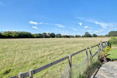 4 bedroom detached house for sale, Hastings Road, Rolvenden