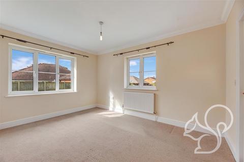 2 Five Gables Chase, West Mersea, Colchester, CO5 8GS