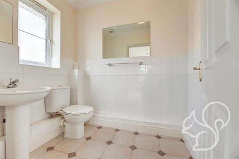 2 Five Gables Chase, West Mersea, Colchester, CO5 8GS
