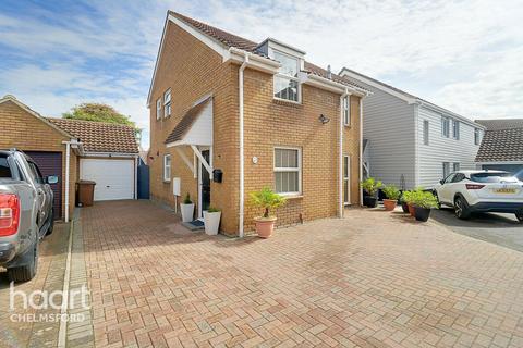 26 Sutton Mead, Chelmsford, CM2 6QB