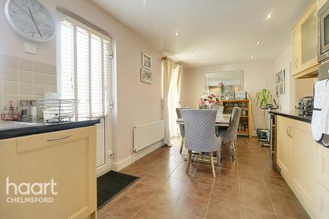 26 Sutton Mead, Chelmsford, CM2 6QB