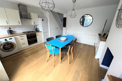 2 Oxleas Close, Welling, DA16 2SU