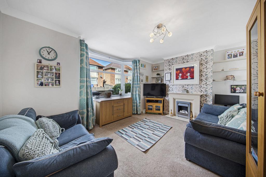 Wallis Road, Kettering, NN15 3 bed semidetached house for sale £250,000