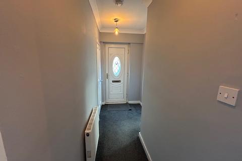 3 bedroom flat to rent, Trinity Avenue, Cardonald, Glasgow, G52