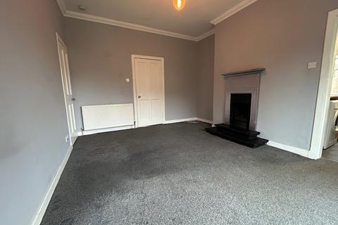 3 bedroom flat to rent, Trinity Avenue, Cardonald, Glasgow, G52