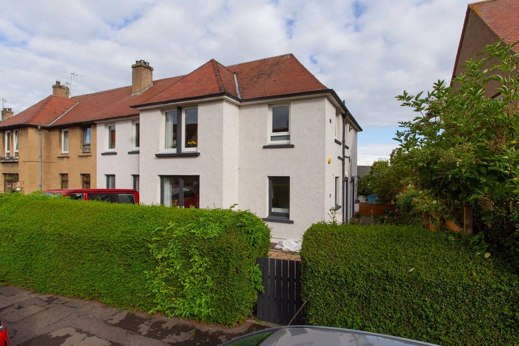 19 Fernieside Crescent, Ferniehill, Edinburgh, EH17 7HP 3 bed flat for