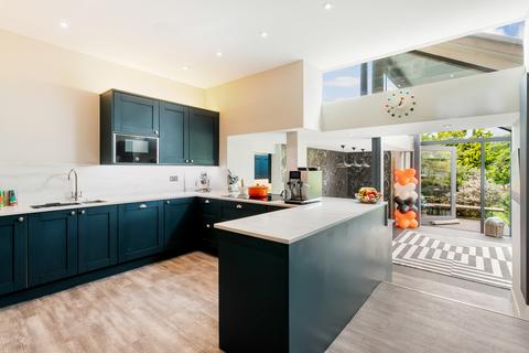190 Ferry Road, Edinburgh, EH6 4NW