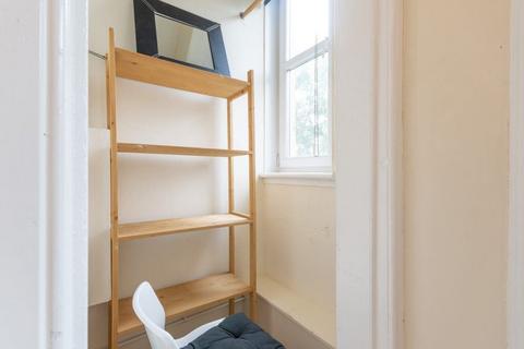 3 bedroom flat to rent, 0100L Dalmeny Street, Edinburgh, EH6 8RG
