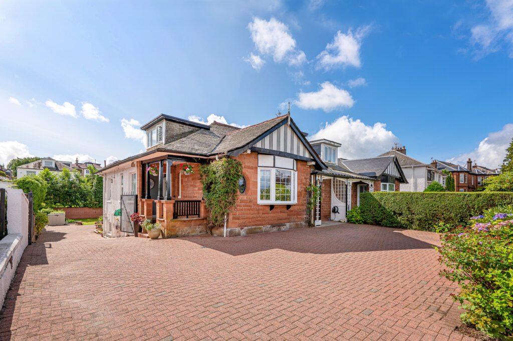 Eastwoodmains Road, Giffnock 5 bed semidetached bungalow for sale £