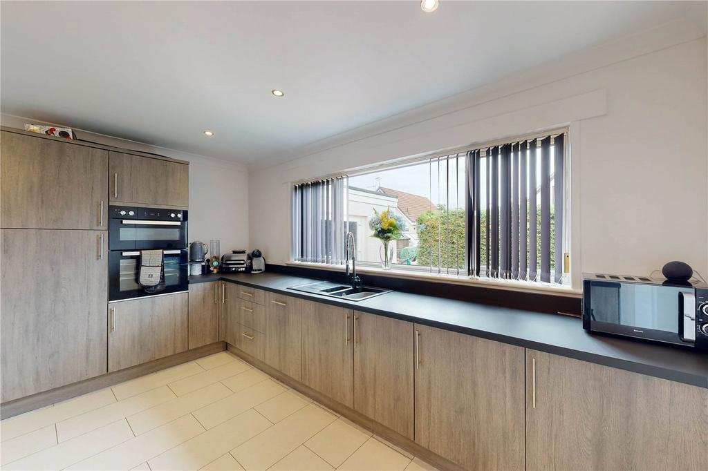 Kitchen/Dining