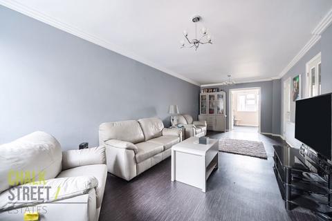46 Tangmere Crescent, Hornchurch, RM12 5PX