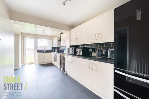 46 Tangmere Crescent, Hornchurch, RM12 5PX