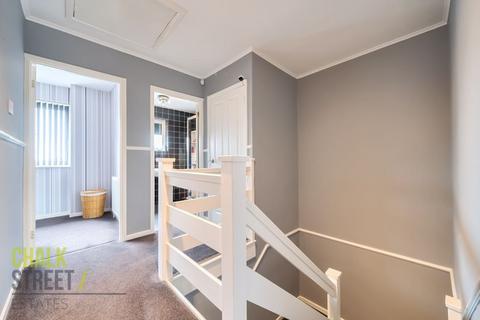 46 Tangmere Crescent, Hornchurch, RM12 5PX