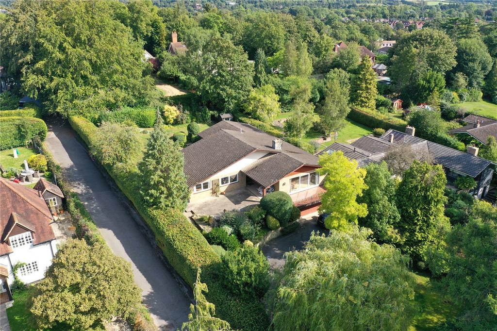 Green Lane, Pangbourne, Reading, Berkshire, RG8 5 bed bungalow for sale £1,250,000