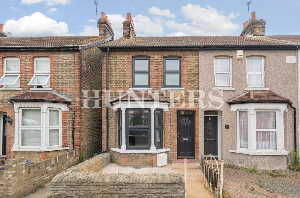 Douglas Road, Hornchurch 3 bed house for sale £475,000