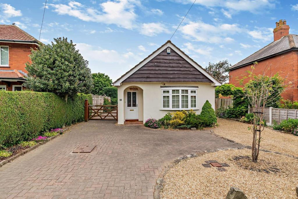 Greengate Lane, Knaresborough, HG5 9EW 3 bed detached bungalow £425,000