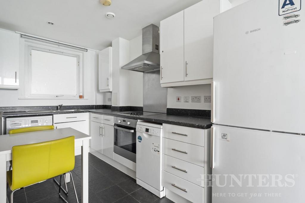 Flat 27, Coppermill Heights N17 9 FG-8.jpg