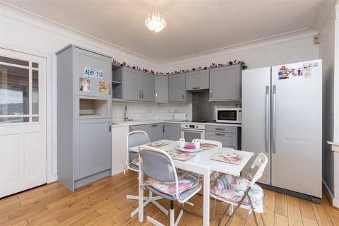 3 Hillcrest Avenue, Perth, PH1 2BJ
