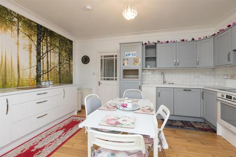 3 Hillcrest Avenue, Perth, PH1 2BJ