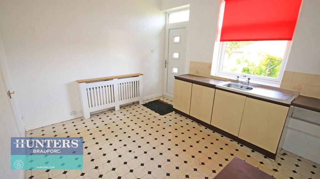Carr Bottom Road, Bradford 2 bed terraced house for sale £120,000