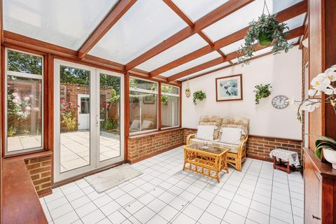 8, Hopefield Deans Road, London, W7 3PL